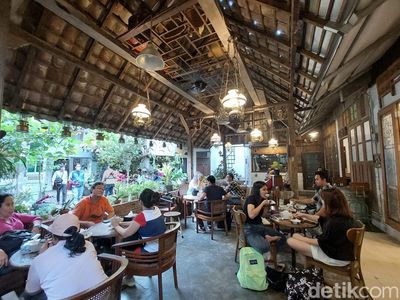Kafe Jadul ala Yogya yang Penuh Barang Antik di Tangsel