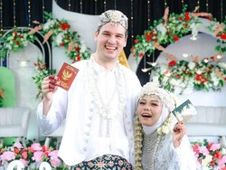 Kisah Gadis Muara Enim Dinikahi Bule Kanada yang Viral