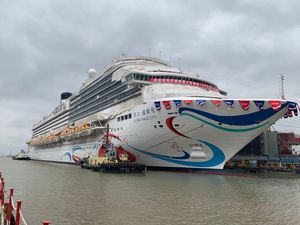 Wow! Penampakan Kapal Pesiar Raksasa Buatan China