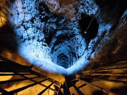 Lagi Ngejar Ayam, Pria Ini Malah Temukan Terowongan ke Kota Bawah Tanah