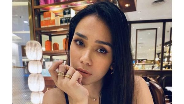 Adinia Wirasti, Aktris Cantik Ini Hobi Minum Teh