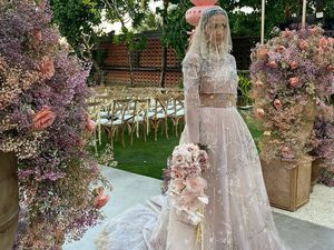 7 Penampilan Cantik Adinia Wirasti Pakai Gaun Pengantin Unik 7 Penampilan Cantik Adinia Wirasti Pakai Gaun Pengantin Unik