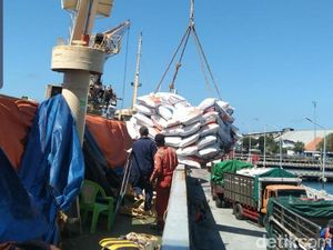 3.987 Ton Beras Impor dari Vietnam Masuk Banyuwangi 3.987 Ton Beras Impor dari Vietnam Masuk Banyuwangi
