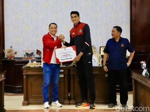 Walkot Eri Kucurkan Bonus Rp 1,2 M untuk 32 Atlet Sea Games dari Surabaya
