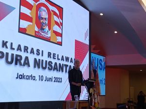 Momen Ganjar Tirukan Ekspresi Melongo Jokowi