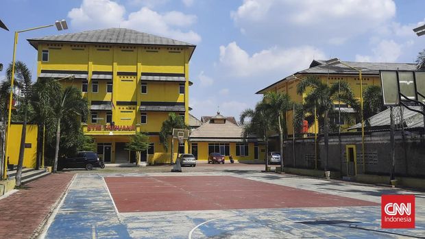 Gedung Sekolah Tinggi Ilmu Ekonomi (STIE) Tribuana - Jl. Radio, RT.002/RW.021, Margahayu, Kec. Bekasi Timur