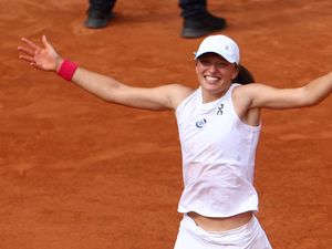 Iga Swiatek Kalahkan Muchova, Rebut Titel Juara French Open 2023