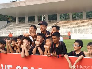 Coaching Clinic dan Fun Football Tutup Acara Jesse Lingard di Indonesia Coaching Clinic dan Fun Football Tutup Acara Jesse Lingard di Indonesia