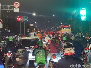 Wira Kena Macet 1 Jam Dari Kuningan Sampai Polda Metro Jaya Malam Ini