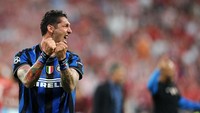 Marco Materazzi berusia 36 tahun dan 276 hari saat menangi Liga Champions bersama Inter di musim 2009/10 saat Inter Milan menang 2-0 atas Bayern Munich (Getty Images)