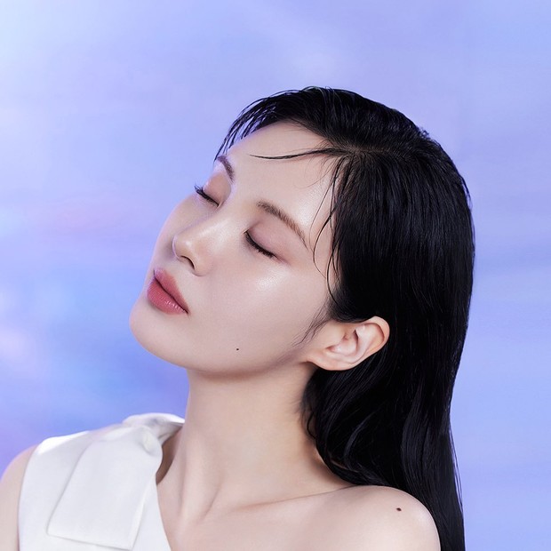 Potret Seohyun dalam pemotretan bersama majalah 1st Look