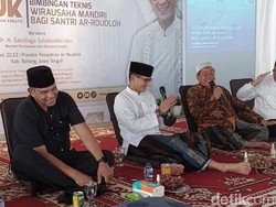 Kunjungi Ponpes Batang, Sandiaga Didoakan Dampingi Ganjar di Pilpres 2024