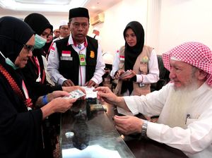 Jemaah Haji Asal Aceh Terima Wakaf, Masing-masing Dapat Rp 6 Juta Jemaah Haji Asal Aceh Terima Wakaf, Masing-masing Dapat Rp 6 Juta