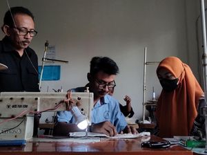 Waket DPRD Surabaya Puji Rumah Konfeksi Arsyadina Binaan Pemkot Waket DPRD Surabaya Puji Rumah Konfeksi Arsyadina Binaan Pemkot