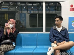 Warga Boleh Copot Masker di Transportasi Umum, Kemenkes: COVID Sudah Terkendali