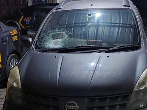 Aksi Lempar Batu Sasar Kaca Mobil Mahasiswa Jombang