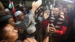 Antusias Pendukung Sambut Timnas Palestina di Bandara Soetta