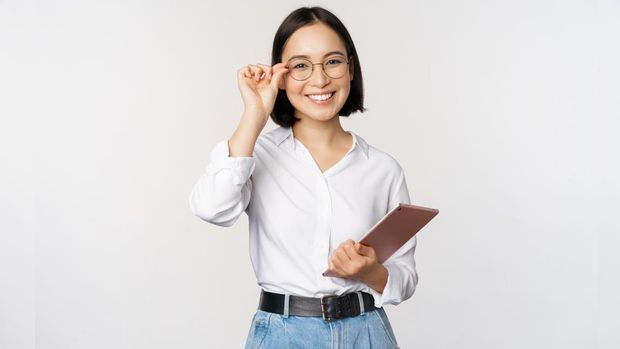 Ilustrasi seorang perempuan yang berambisi.