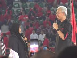 Ditanya Ganjar Apa yang Diingat dari Jokowi, Emak-emak di Medan: Mobil Esemka