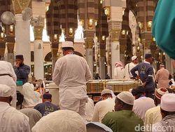 Pengemis di Masjid Nabawi Meresahkan: Singgung Kanker, Incar Jemaah RI