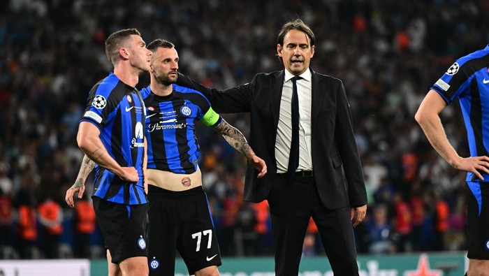 ISTANBUL, TURKIYE - JUNE 10: Players of Inter react after losing the UEFA Champions League final football match between Inter Milan and Manchester City at the Ataturk Olympic Stadium in Istanbul, on June 10, 2023 (Photo by Serhat Cagdas/Anadolu Agency via Getty Images)