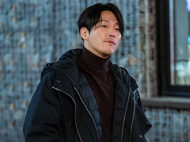 Jang Hyuk di Family: The Unbreakable Bond/ Foto: instagram.com/tvn_drama Jang Hyuk di Family: The Unbreakable Bond/ Foto: instagram.com/tvn_drama