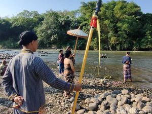 Unik! Objek Wisata di Kulon Progo Ini Rutin Gelar Ritual Larung Sesaji Unik! Objek Wisata di Kulon Progo Ini Rutin Gelar Ritual Larung Sesaji