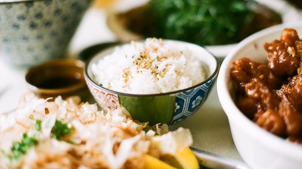 Pengertian diet 1975