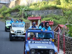 Keseruan Naik Jip Keliling Objek Wisata Pacitan, Cobain Yuk!