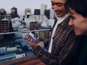 Jadi Barang Jadul, Ini Alasan HP Lipat Kembali Banyak Peminat Jadi Barang Jadul, Ini Alasan HP Lipat Kembali Banyak Peminat