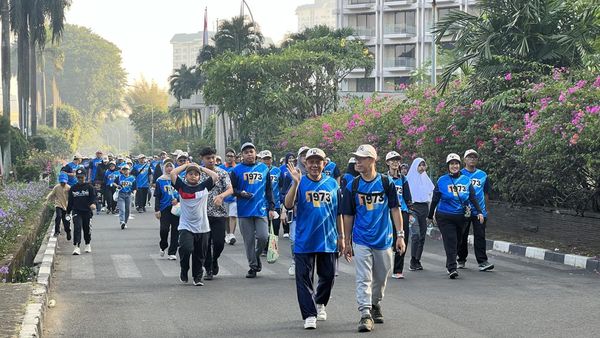 Serunya Fun Walk Bareng Keluarga di CFD Jakarta