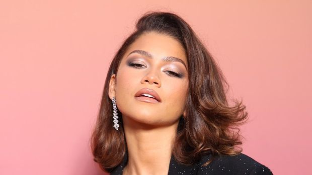 ROME, ITALY - JUNE 08: Alessandro Onorato, Priyanka Chopra Jonas, Mayor of Rome Roberto Gualtieri, Jean-Christophe Babin and Zendaya attend the Bulgari Hotel Roma opening event at Bulgari Hotel Rome on June 08, 2023 in Rome, Italy. (Photo by Daniele Venturelli/Getty Images for Bulgari)