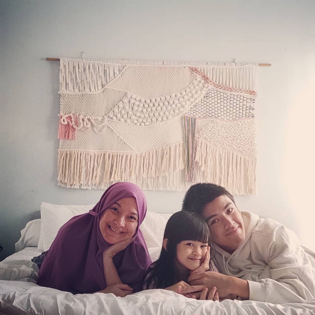 Andhara Early