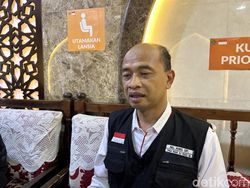Ramah Lansia Tak Sekedar Moto, Petugas Haji Antar Jemaah Umrah Sampai Selesai