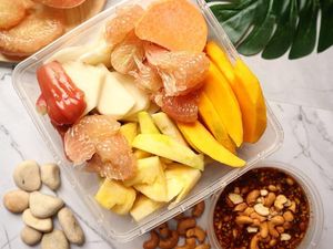 Asam Segar! 20 Rujak Buah Enak Ada di Sini