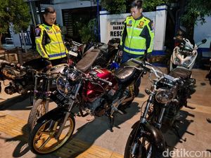 Puluhan Bocil Ngawi Terjaring Razia Balap Liar, Motor Wajib Diambil Ortu Puluhan Bocil Ngawi Terjaring Razia Balap Liar, Motor Wajib Diambil Ortu