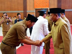 DPRD Duga Ashari Lantik Pejabat Sebelum Mundur untuk Kepentingan Nyaleg DPRD Duga Ashari Lantik Pejabat Sebelum Mundur untuk Kepentingan Nyaleg