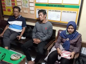 Emak-emak Tega Jambret Kalung Emas Bocah Lagi Jajan di Warung