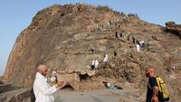 Fakta Menarik Gua Hira-Jabal Nur, Tempat Wahyu Pertama Diturunkan