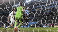 Kebuntuan pecah di babak kedua, tepatnya memasuki menit ke-86. Luciano Rodriguez mencetak gol untuk Uruguay. Skor 1-0 untuk Uruguay menjadi hasil akhir pertandingan. AP/Gustavo Garello  