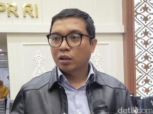 TPN Respons Maruarar: di Tempat Ganjar Banyak Orang Kecil, Tak Dibedakan TPN Respons Maruarar: di Tempat Ganjar Banyak Orang Kecil, Tak Dibedakan