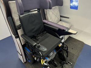 Segera Kursi Roda Masuk Kabin dan Menyatu dengan Pesawat