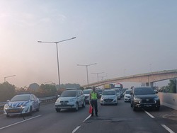 Kecelakaan Beruntun 6 Mobil, Lalin Tol Joglo Arah Barat Sempat Ditutup