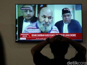 Sempat Ditunda, Sidang Dakwaan Lukas Enembe Dilanjut Hari Ini