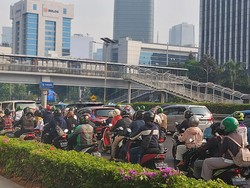 Lelah Kena Macet di Pancoran, Warga Harap LRT Jabodebek Segera Beroperasi