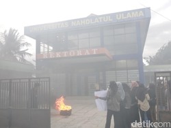 Mahasiswa UNUGO Demo Dugaan Oknum Dosen Pungli Dana Magang-PKL