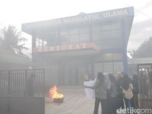 Mahasiswa UNUGO Demo Dugaan Oknum Dosen Pungli Dana Magang-PKL Mahasiswa UNUGO Demo Dugaan Oknum Dosen Pungli Dana Magang-PKL