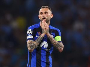 Barcelona Idamkan Brozovic, tapi Ogah Saingan dengan Klub Arab Saudi Barcelona Idamkan Brozovic, tapi Ogah Saingan dengan Klub Arab Saudi