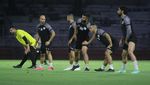 Melihat Latihan Perdana Timnas Palestina di Stadion Gelora 10 November