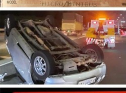 Mobil Terbalik di Km 13 Tol Jagorawi gegara Pengemudi Mengantuk